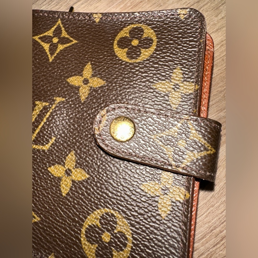 Louis Vuitton Brown and Gold Monogram Wallet - Picture 2 of 14